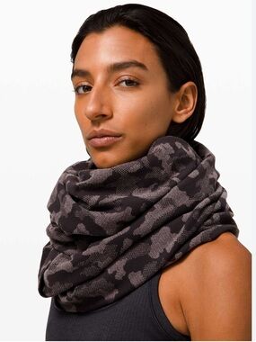 Lululemon Vinyasa Camo Infinity Scarf Snap Wrap Shawl - NWT